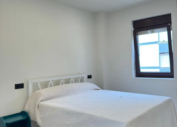 Olas Y Llamas. Ciudad, Mar Y Naturaleza. * Santander