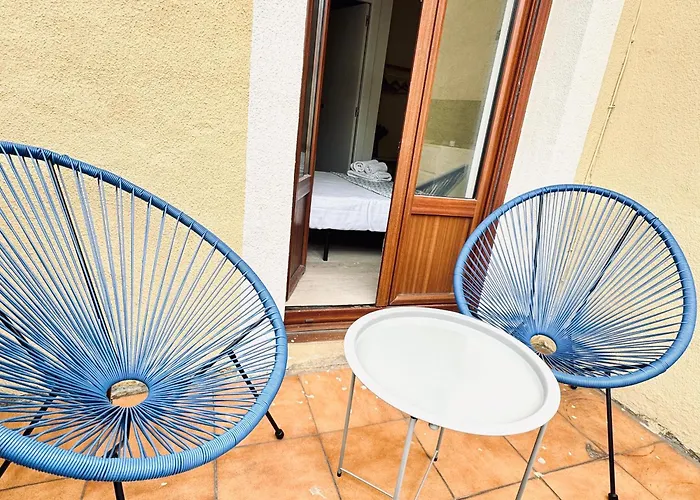 Olas Y Llamas. Ciudad, Mar Y Naturaleza. Country house