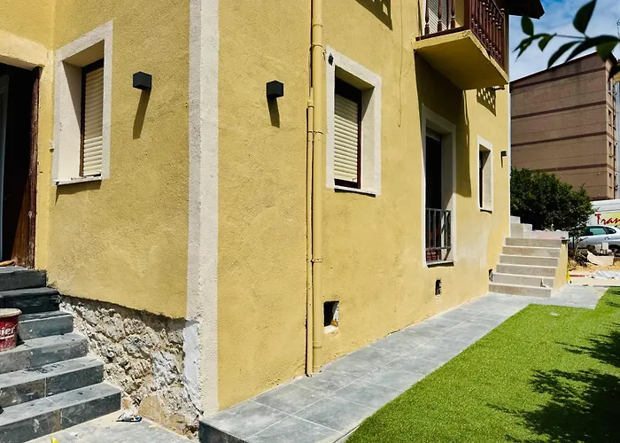 Olas Y Llamas. Ciudad, Mar Y Naturaleza. Santander