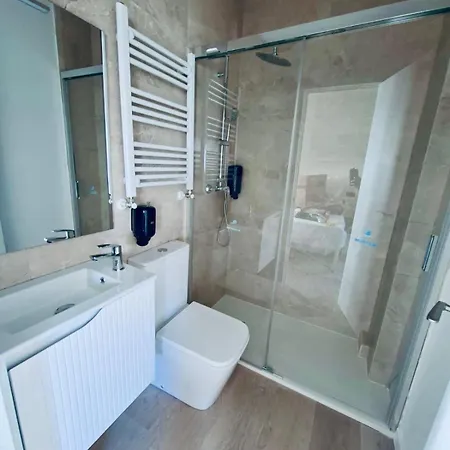 Olas Y Llamas Ciudad, Mar Y Naturaleza *