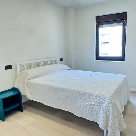 Landsted Olas Y Llamas Ciudad, Mar Y Naturaleza *